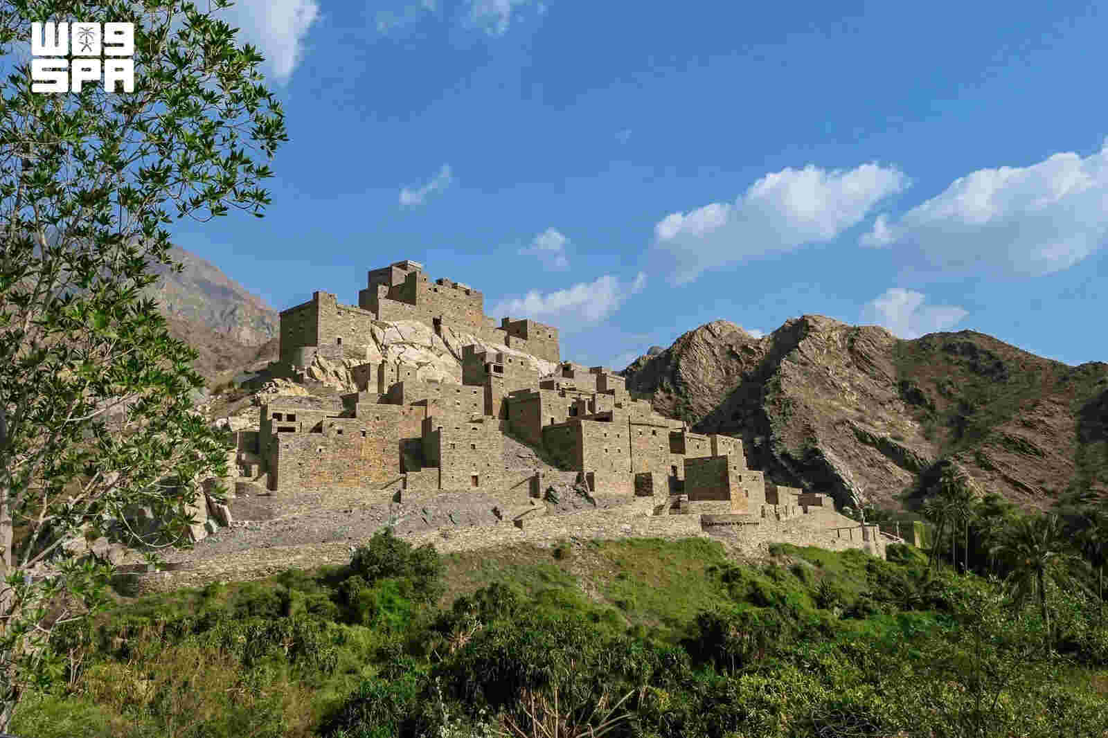 Al-Makhwah Attracts Visitors to Al-Baha With Mild Weather and Historic Villages